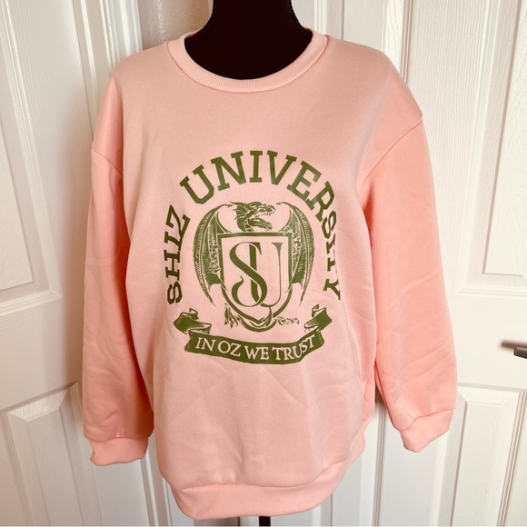 📚🐐Wicked Musical Elphaba-Inspired Shiz University Peach Crewneck Sweatshirt Sz L - Picture 3 of 9
